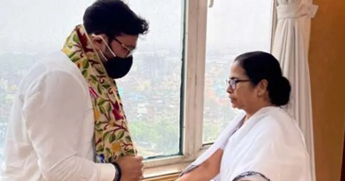 babul supriyo had musical meeting with west bengal chief minister mamata