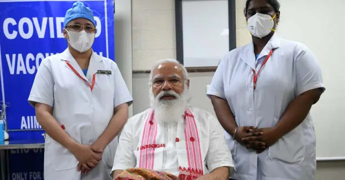 Prime Minister vaccinating