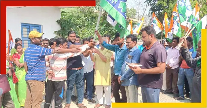 more than two hundred BJP workers joined the Trinamool