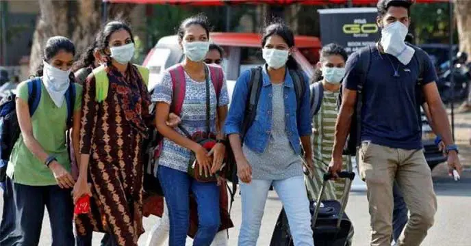 Person wearing a mask to protect against Covid-19