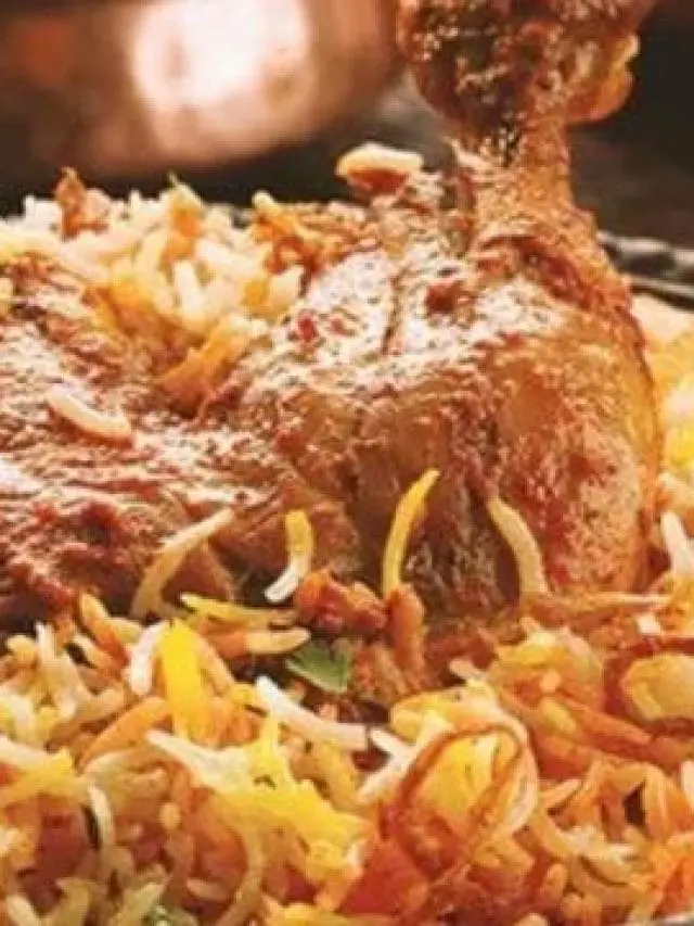 Durga Puja: ঠাঁটবাট বাবুয়ানি, প্লেটে থাক শাহী বিরিয়ানি