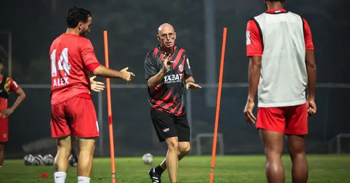 East bengal fans annoyed with teams performance before bengaluru fc match