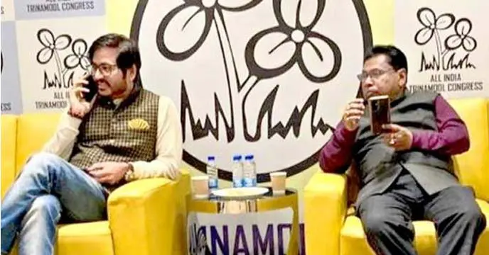 Hiran Chatterjee Controversy: খড়গপুরের বিজেপি বিধায়কের (Hiran Chatterjee) দলবদল ইস্যুতে ফের নতুন মোড়। এবার তৃণমূল বিধায়কের তরফে এলো হুঁশিয়ারি বার্তা।