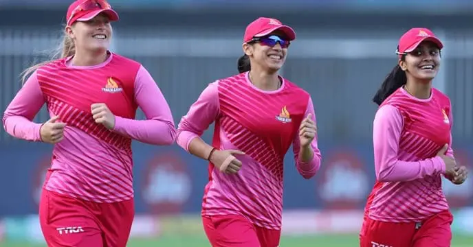 ফ্র্যাঞ্চাইজিগুলি টিম ইন্ডিয়ার কিছু উজ্জ্বল মহিলা ক্রিকেটারদের জন্য প্রচুর পরিমাণে ব্যয় করেছে। তাদের মধ্যে একজন ভারতের তারকা হারলিন দেওলের নাম (Harleen Deol), যিনি গুজরাট জায়ান্টসের সদস্য।