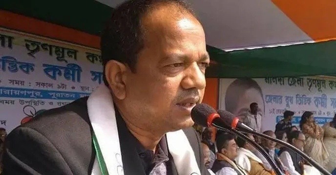 তৃণমূলে (TMC) গুঞ্জন বিধায়ক জাকির হোসেন (Jakir Hossain) দিল্লি গেলেই জিজ্ঞাসাবাদের পর গ্রেফতার করবে ইডি। মুর্শিদাবাদ (Murshidabad) জেলা তৃণমূল কংগ্রেসের অন্দরে প্রবল আতঙ্ক।