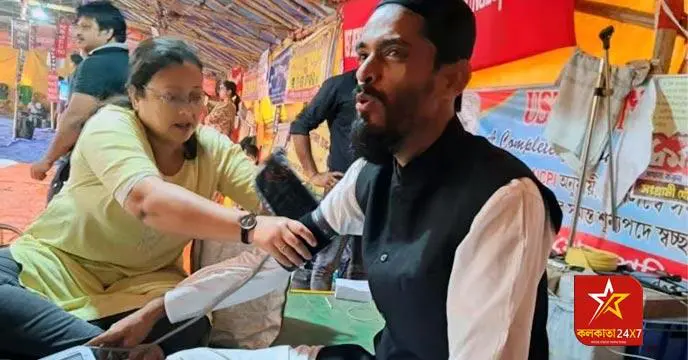 Nawsad Siddique on the Dharna stage