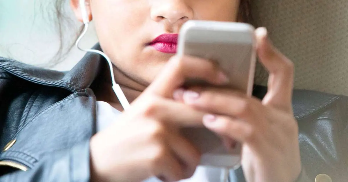 The Dangers of Prolonged Smartphone Conversations: Beware of Deadly Diseases