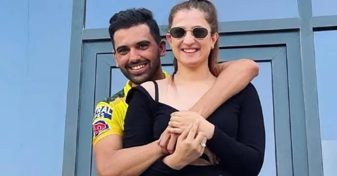 CSK's Deepak Chahar Hails Unparalleled Atmosphere: A Testament to Team Spirit