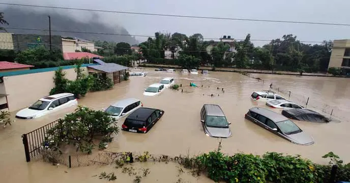 "Rising Risk of Flash Floods in North Bengal Amid Heavy Rain Forecast"