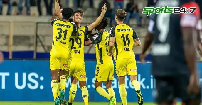 গত ফুটবল মরশুমে যথেষ্ট ভালো পারফরম্যান্স করেছে হায়দরাবাদ এফসি ( Hyderabad FC)। মুম্বাই সিটি এফসির পাশাপাশি টুর্নামেন্টের শুরু থেকেই যথেষ্ট দাপট দেখিয়ে এসেছে ওগবেচেদের হায়দরাবাদ দল।