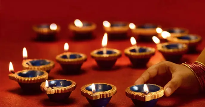 is-it-auspicious-to-buy-a-broom-on-dhanteras-heres-what-you-should-know