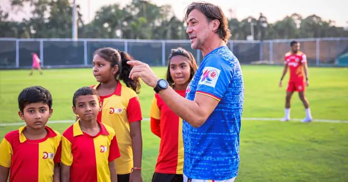 East Bengal Coach Carles Cuadrat