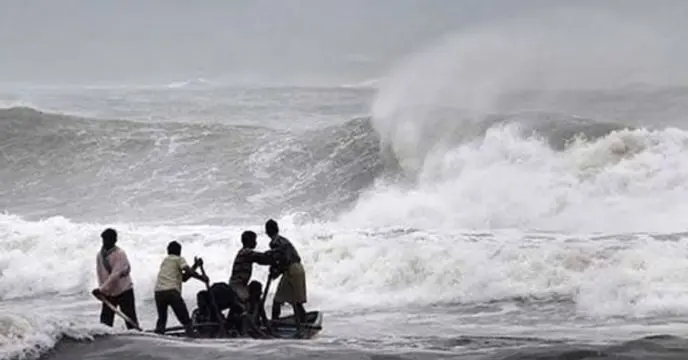Cyclone Montha to Cross Coast Tonight; Rough Sea Conditions Reported from Digha