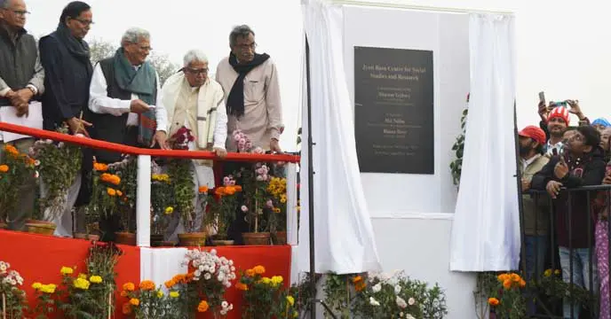 Nitish Kumar and Pinarayi Vijayan Extend Messages as Jyoti Bose Center Visit Could Not Materialize