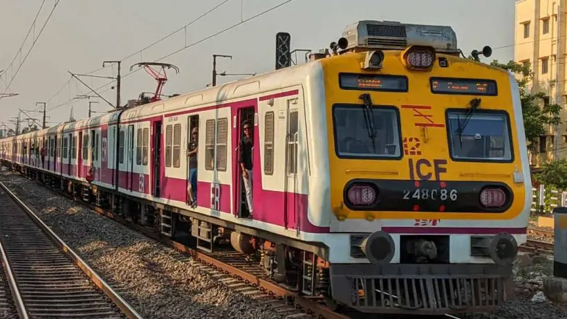 local-trains-cancelled-traffic-block-for-work-in-sealdah-division