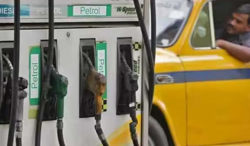 ভোট শেষ হতেই লাফিয়ে বাড়ল পেট্রোল-ডিজেলের দাম, মাথায় হাত মধ্যবিত্তের