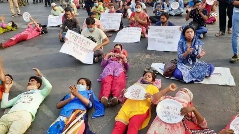 Either Give Me My Job Back," Job-Loss Teachers Protest in Agitation