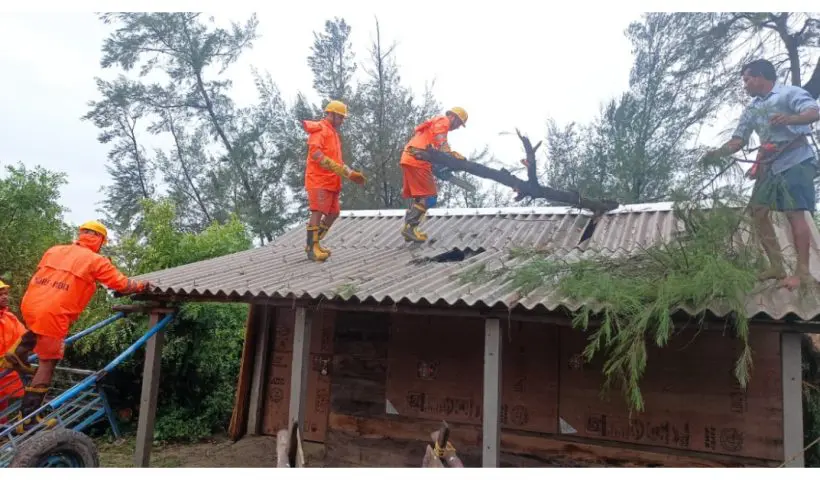 remal cyclone hits costal area