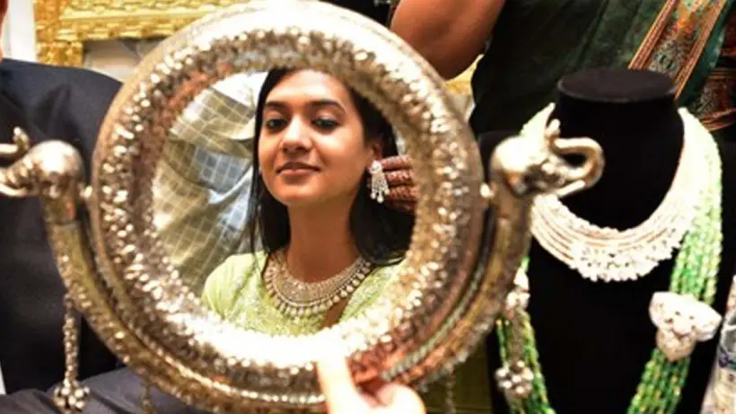 Gold Price: ৪৩০০ টাকা অবধি সোনার দাম কমল, কলকাতায় রেট কত?