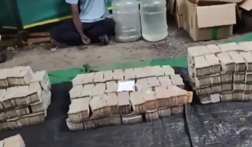 এবার লরি থেকে উদ্ধার নগদ ৮ কোটি টাকা, দেখুন ভিডিও