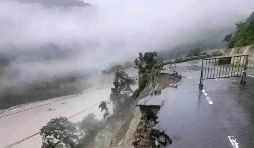 বিপর্যস্ত পাহাড়