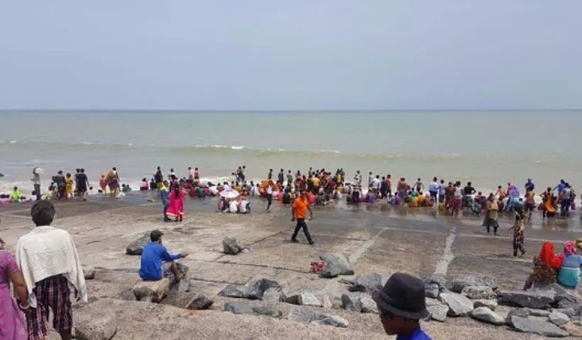 East Medinipur district administration has started work of removing illegal hawkers from both the beach and road of Digha, দিঘার সমুদ্র সৈকত থেকে অবৈধ হকার উচ্ছেদ অভিযান শুরু করল দিঘা শঙ্করপুর উন্নয়ন পর্ষদ।