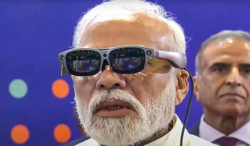 জিও হাতছাড়া হতে পারে আম্বানিদের? মোদীর নতুন আইনে শঙ্কায় নেটওয়ার্ক কোম্পানিরা