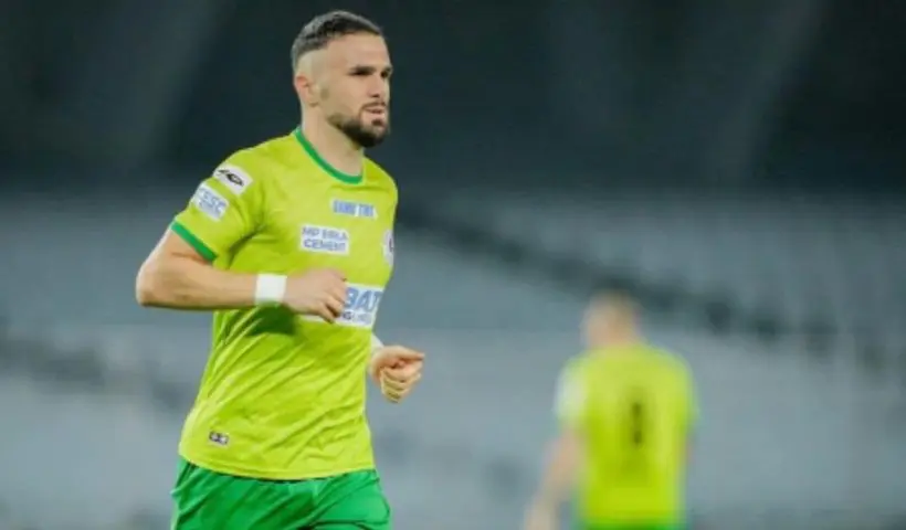 armando sadiku training with mohun bagan sg jersy