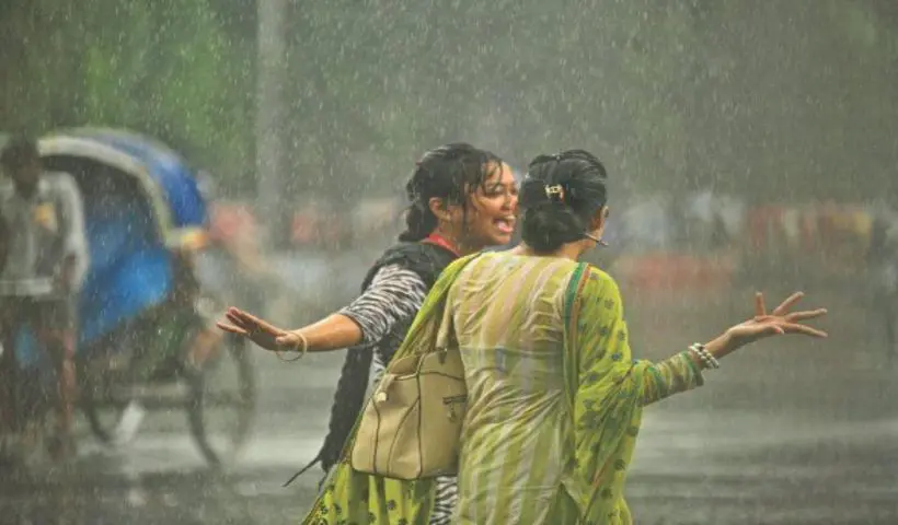 বৃষ্টির দিনে