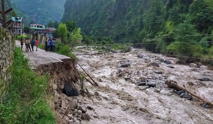 ফের মেঘভাঙা বৃষ্টিতে বিপর্যয়ের মুখে পাহাড়, মৃত ৪০