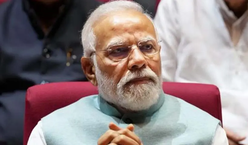 বাজেটেও মিথ্যাচার? মোবাইলের দাম কমবে না, দাবি মোদী সরকারের আধিকারিকের