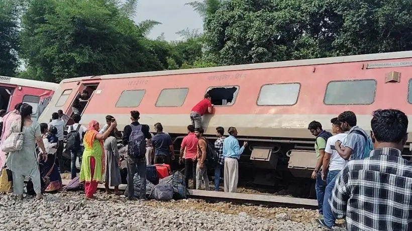 লাইনচ্যুত ডিব্রুগড় এক্সপ্রেসের ১২টি কামরা, মৃত ২, আহত বহু