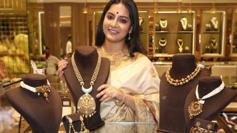 Gold Price Hike Continues: Festive Buyers Brace for Higher Rates