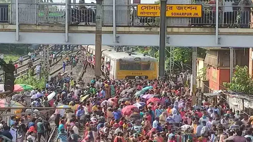 Canning Local Train Accident Disrupts Services, Operations Halted for 40 Minutes