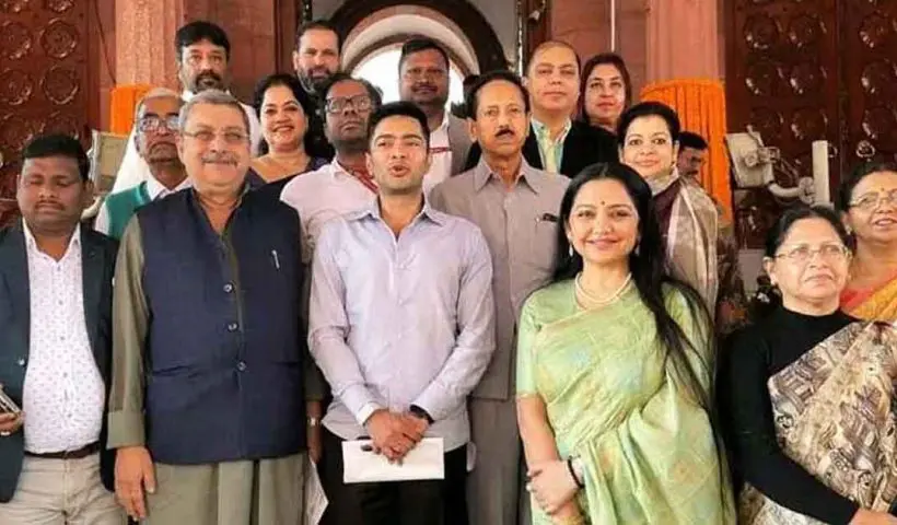 Abhishek Removing Glasses