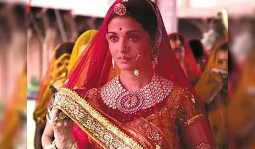 Why Aishwarya Rai's 16-Year-Old Lehenga Was Chosen for the Oscars: Find Out