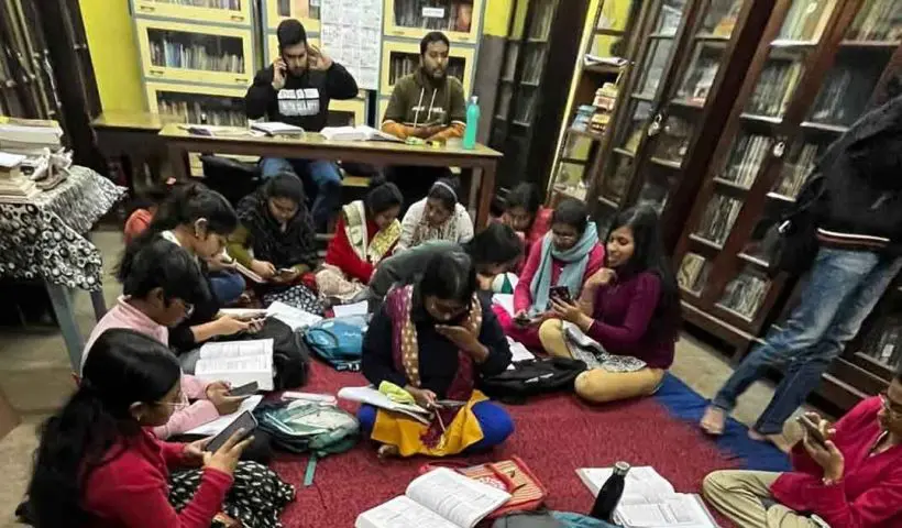 Howrah's 'Adhyayan Sammilani' Library