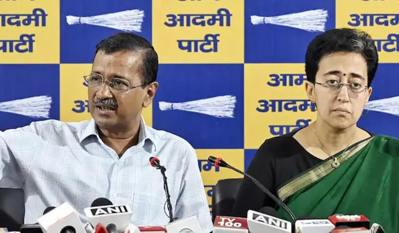 দিল্লির নয়া মুখ্যমন্ত্রী রেখা গুপ্তাকে নিয়ে কেজরিওয়াল-অতীশীর প্রতিক্রিয়া