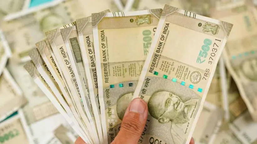 indian-rupee-declines-due-to-lack-of-foreign-investment