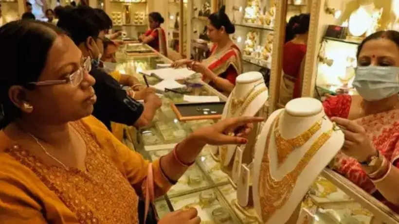 "Will Gold Prices Drop to ₹75,000? The Middle Class Poised to Seize the Opportunity"