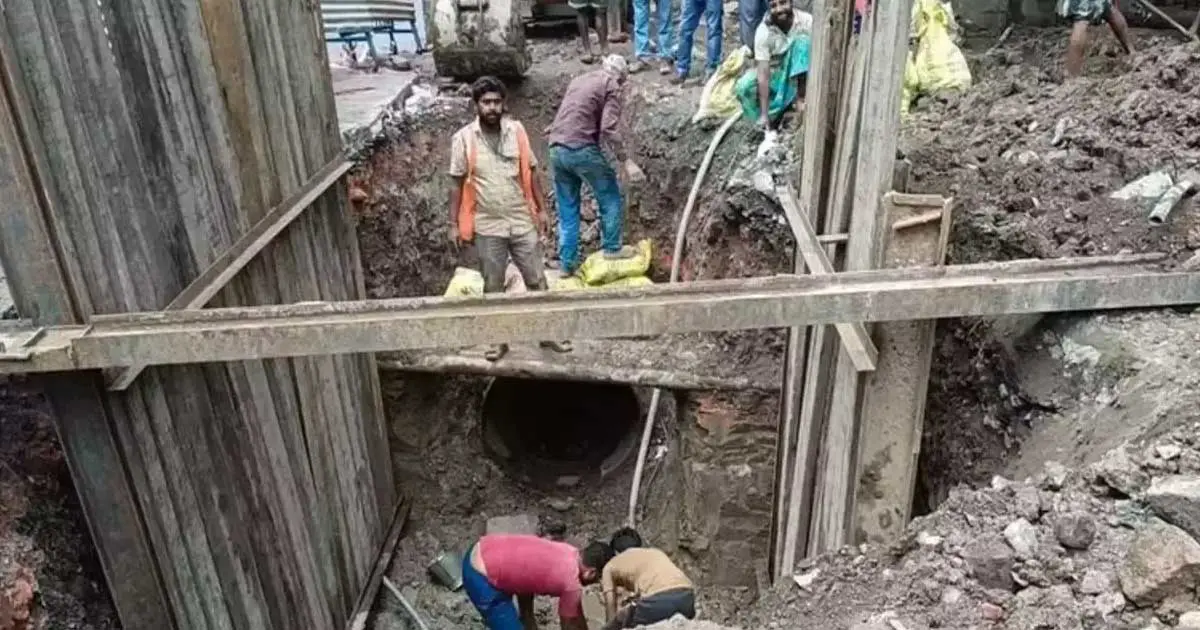 Huge Landslide Threatens Large Part of North Howrah Due to Methane Gas and River Water