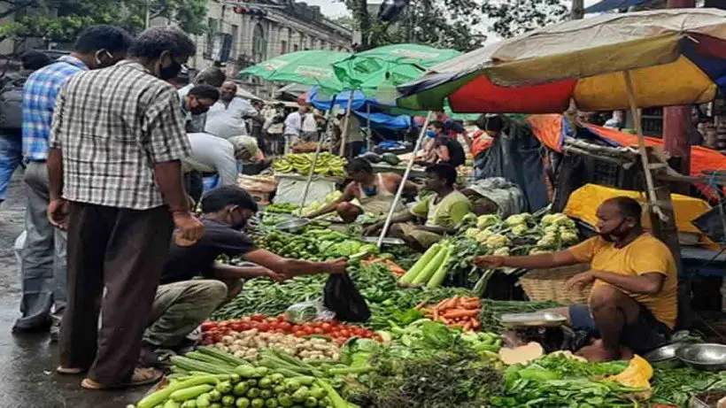 kolkata-todays-vegetable-price-on-28-august-2025-skyrocketing-rates-after-heavy-rain