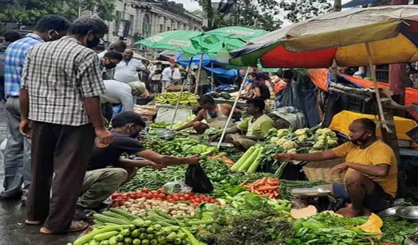 kolkata-todays-vegetable-price-on-28-august-2025-skyrocketing-rates-after-heavy-rain