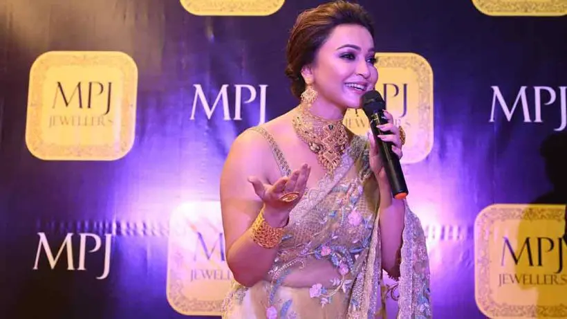 MPJ Jewellers Grand Opening in Krishnanagar: Koushani Mukherjee and Bong Guy Grace The Event"