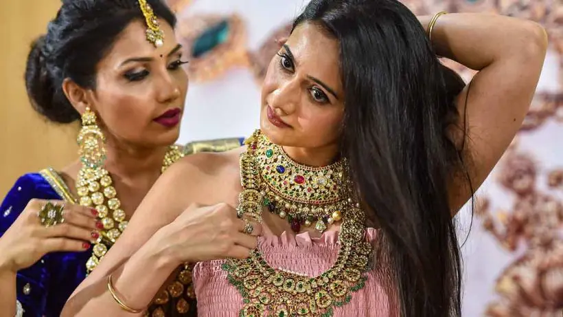 gold price today in kolkata 28 august 2025