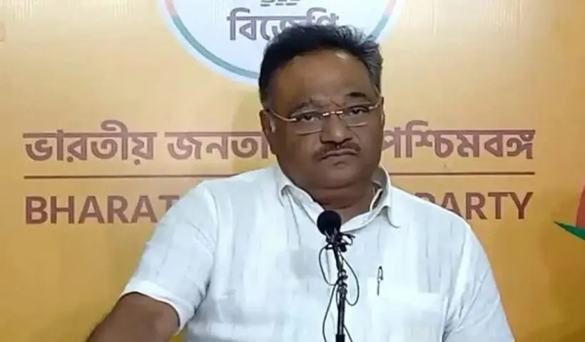 "Shamik Bhattacharya Raises Question: Where Did Firhad Hakim's Daughter Study?"