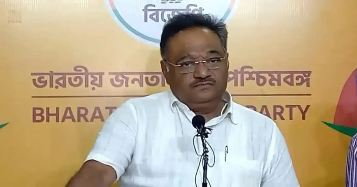 "Shamik Bhattacharya Raises Question: Where Did Firhad Hakim's Daughter Study?"