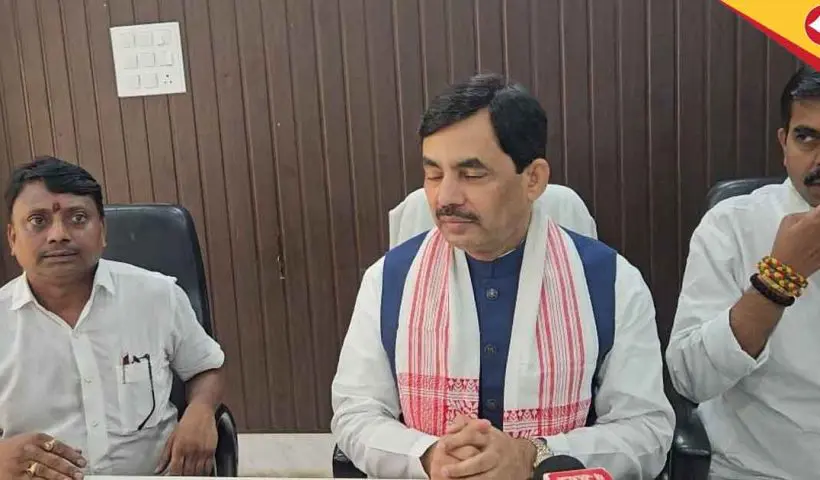 BJP's Shahnawaz Hussain Mocks Tejashwi Yadav's Article, Backs Nitish Kumar