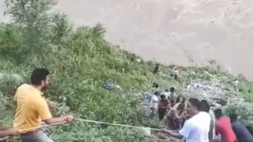 Badrinath route bus plunge