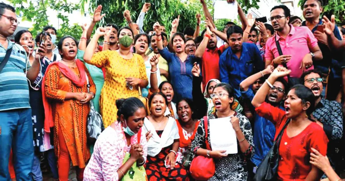 Protest Erupts in Karunamoye: 2022 TET Pass Candidates Clash With Police, Many Forcibly Detained